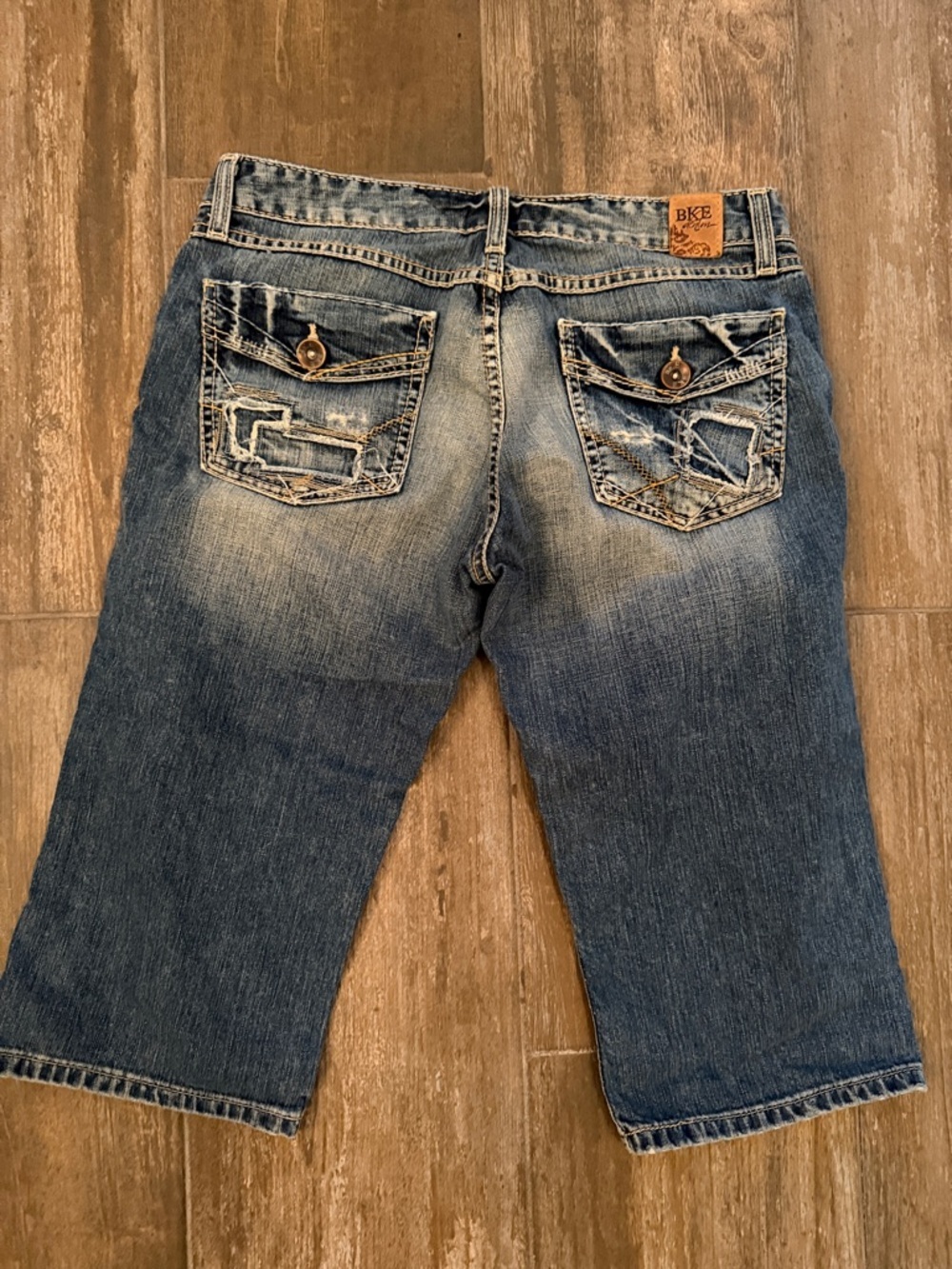 BKE Y2K Vintage “Madison” Denim Distressed Blue Jean Jort Capris